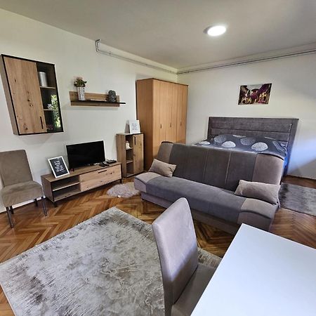 Aloha Apartment Novi Pazar Buitenkant foto