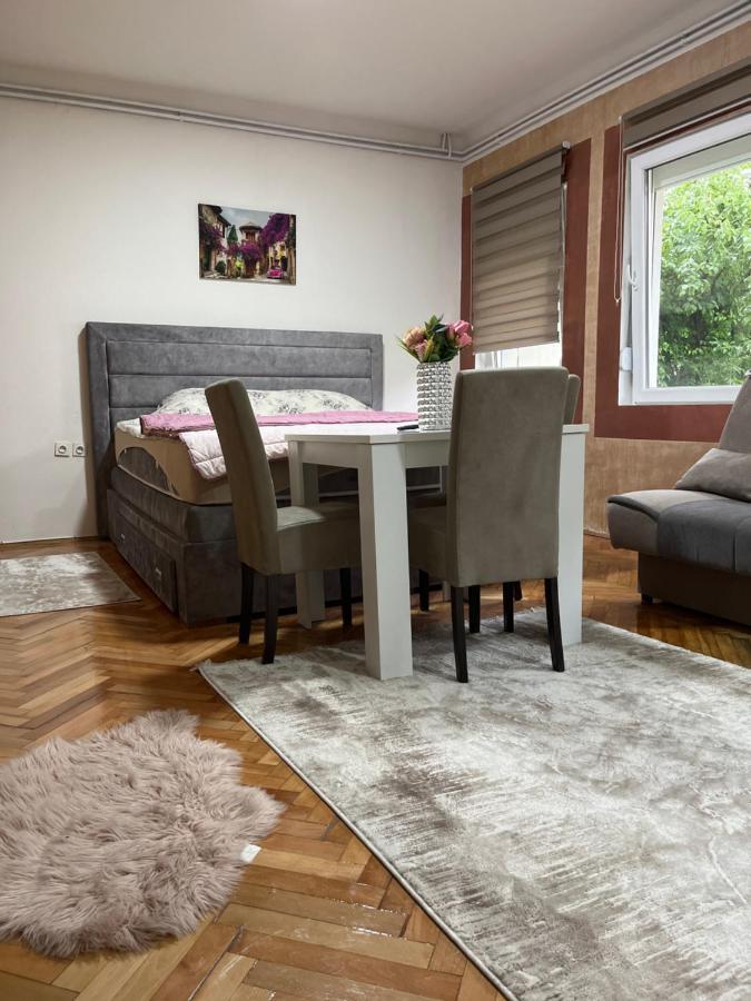 Aloha Apartment Novi Pazar Buitenkant foto